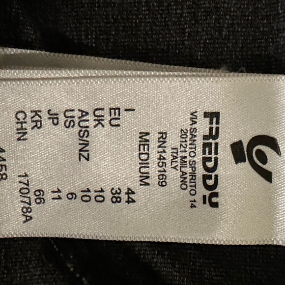 Freddy Jeans, grey with yellow stitching, shaping denim. 7/8 length. Size 6/Med - Picture 5 of 5